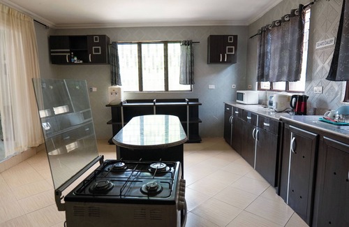 Kweiman House | Spacious 3 Bedroom House in Oyarifa, Accra. Free Wifi & Backup Generator