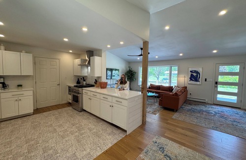 Copake House | Spacious 3-bedroom house in Copake with pool, gym, tennis, and lake access!
