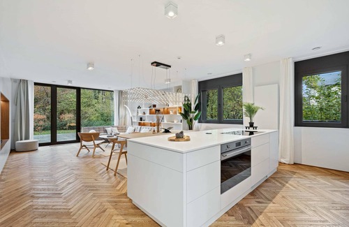 Senningerberg Apartment | Spacious 3-Bedroom Gem in Luxembourg