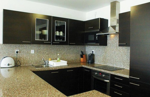 As Sifah Apartment | Spacious 3-Bedroom Luxury Living