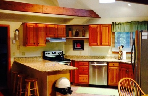 Bartlett Condo | Spacious 3 Bedroom Next To Attitash/North Conway/Storyland