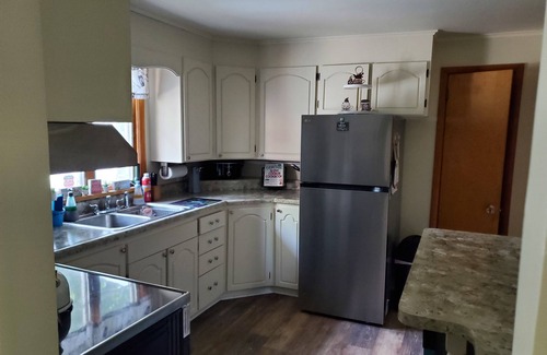 Fredonia House | Spacious 3-bedroom ranch house in charming Fredonia with AC. Near SUNY Fredonia.