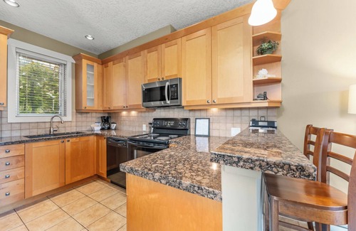 Sooke House | Spacious 3 Bedroom Townhome, Sooke, BC