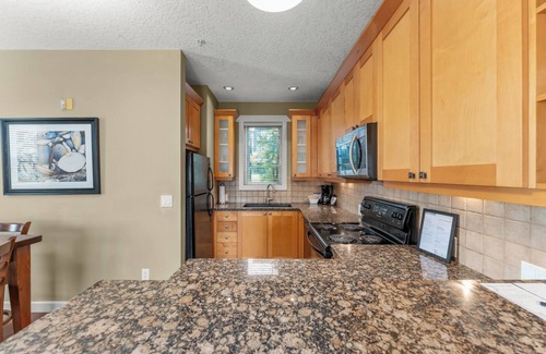 Sooke House | Spacious 3 Bedroom Townhome, Sooke, BC