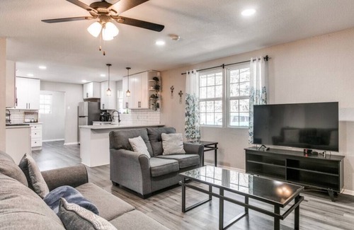 Shady Shores House | Spacious 3 bedroom house with Beautiful Kitchen