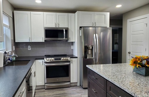 Scott Depot House | Spacious 3-bedroom home, off I-64 & 35, sleeps 11