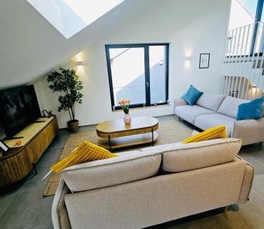 Schuttrange Apartment | Spacious 3 bedroom with large terrace and parking-SHUT1