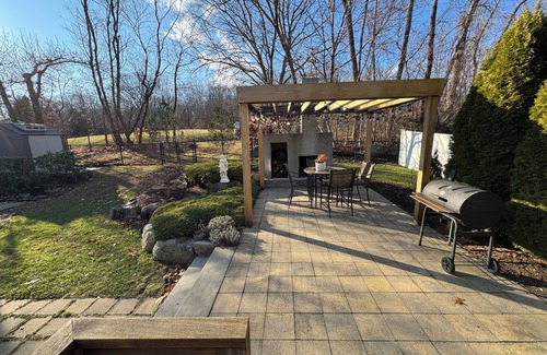 Cranston Apartment | Spacious 3-bedroom with AC and WiFi in charming Cranston
