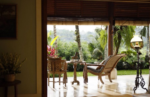 Bongkasa Pertiwi Villa | Spacious 3 bedrooms in private villa with rice field view