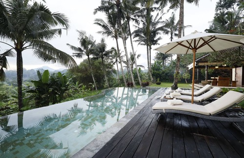 Bongkasa Pertiwi Villa | Spacious 3 bedrooms in private villa with rice field view