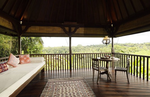 Bongkasa Pertiwi Villa | Spacious 3 bedrooms in private villa with rice field view