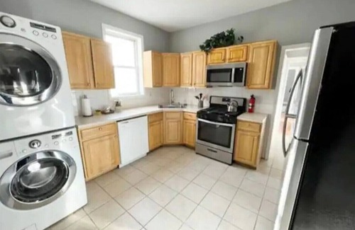 North Bergen Apartment | Spacious 3 br 1 bath close to NYC - FREE Parking