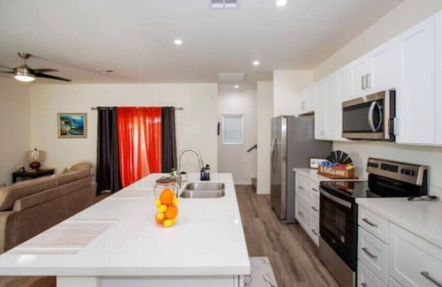 Downtown Phoenix House | Spacious 3 BR/2.5 BA Phoenix Bohemian Resort Oasis