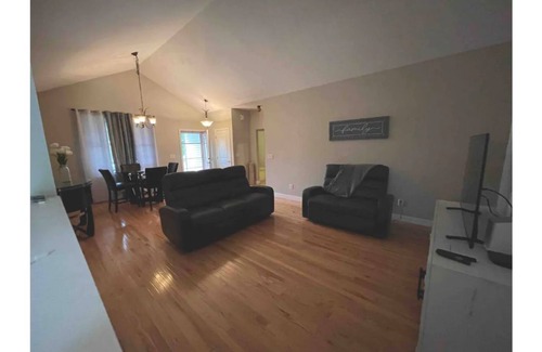 Battle Creek House | Spacious 3 BR home w/completed basement