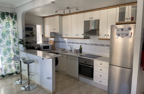 Els Arenals del Sol Apartment | Spacious 3BR Sea-view apt, large pool, parking, 3min to beach, near Alicante