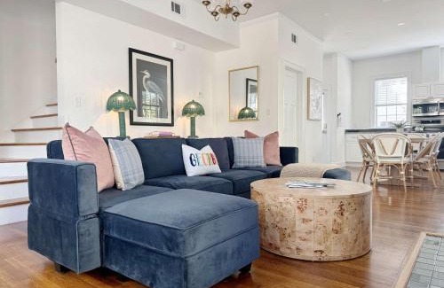 Dixon Park House | Spacious 3-Floor Downtown Retreat - Prime Location