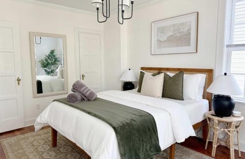 Dixon Park House | Spacious 3-Floor Downtown Retreat - Prime Location