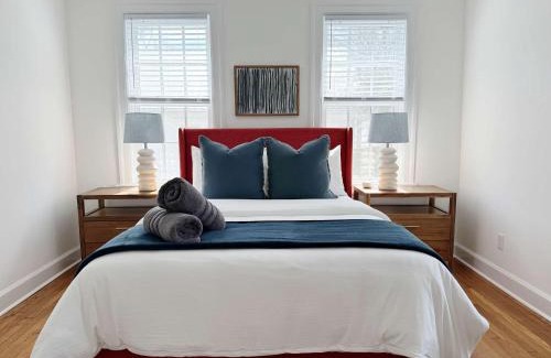 Dixon Park House | Spacious 3-Floor Downtown Retreat - Prime Location