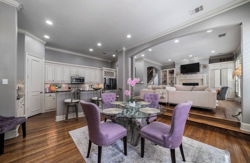Oak Lawn House | Spacious 3 lvl Oak Lawn Townhouse close to Uptown, Downtown, Highland Park, SMU