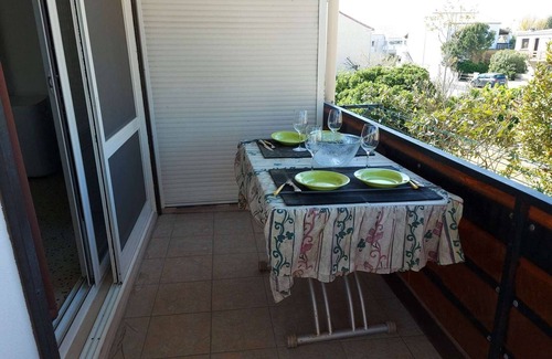 Marseillan Plage Apartment | Spacious 3-Room Apartment with Terrace & A/C for 6 Guests