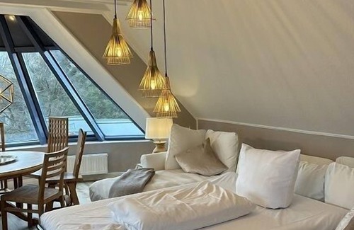 Hamburg-Barmbek Apartment | Spacious 3 room apartment in Hamburg-Sasel for up to 6 people.