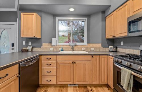 East End House | Spacious 3 Story Home in the Boise Foothills