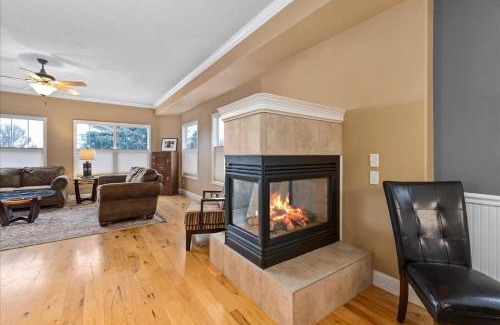 East End House | Spacious 3 Story Home in the Boise Foothills