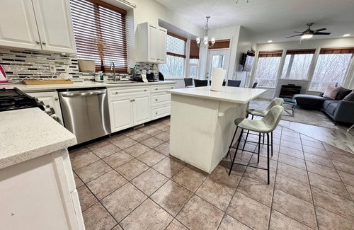 Hatzic House | Spacious 3400 sq ft 6 bedroom Hatzic Mission Home