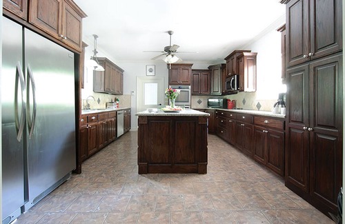 Denham Springs House | Spacious 3bedroom, sleeps 16, residential retreat