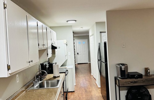 Dumfries House | Spacious 3Bedroom, 2Living Room, Kitchen & Private Backyard