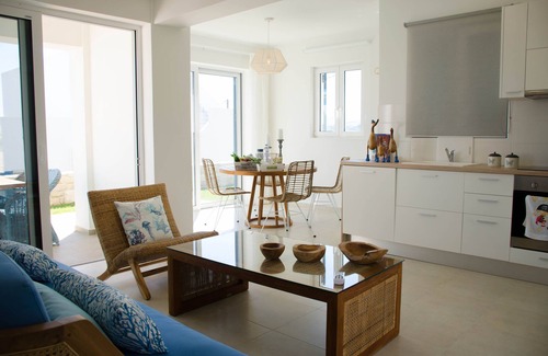 Kavros House | Spacious 3bedroom villa in Triton Complex .5