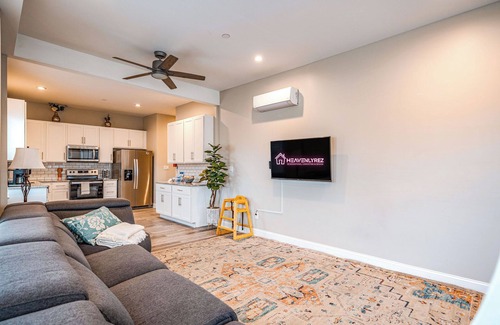 North End Condo | Spacious 3BR/2BA Condo - 5 Min Walk to Beach/Boardwalk. 2 Min to Shops Downtown