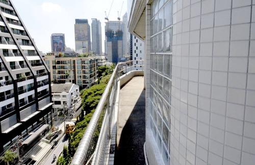 Ploenchit Apartment | SPACIOUS 3BR APT in the Heart of Bangkok