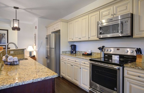 Durants Neck Condo | Spacious 3BR Condo w/Waterfront View & Pool