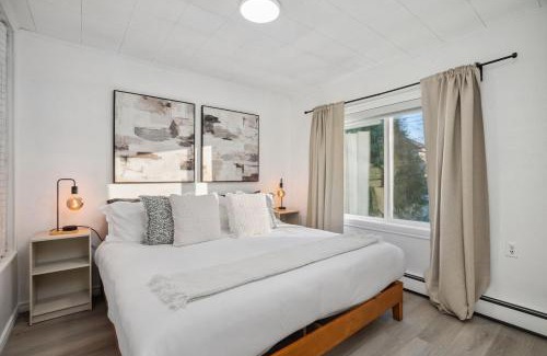 Arbutus Ridge Apartment | Spacious 3BR Family Home with Yard and Street Parking for 8