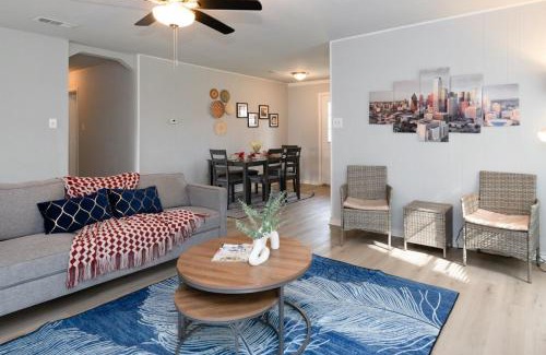South Arlington House | Spacious 3BR Home for 10 Guests Near Downtown Theme Parks & AT&T Stadium 510