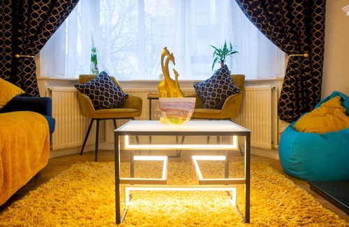 Arbury House | Spacious 3BR Home| Pass The Keys