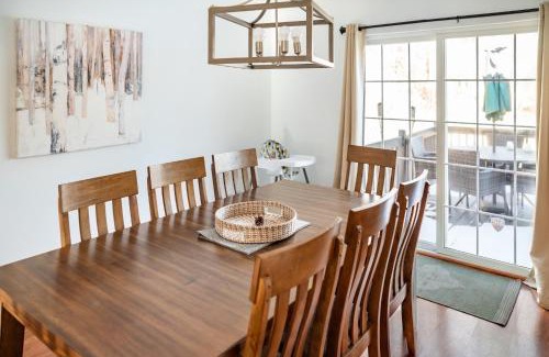 Long Pond Apartment | Spacious 3BR House, Hot Tub, Firepit, Ski Access!