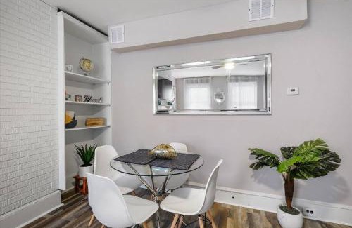 Gayborhood Apartment | Spacious 3br In Center City