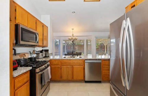 Victorville House | Spacious 3BR in Peaceful VV Area