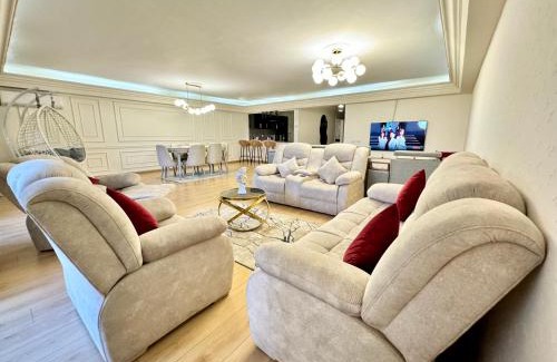 Helwan Apartment | Spacious 3BR Maadi Stay Close to Nile Corniche