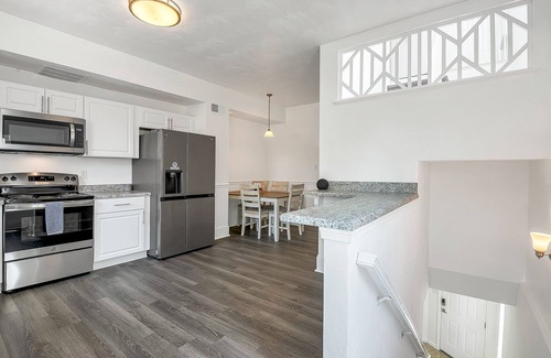 North Camellia Acres House | Spacious 3BR Near ODU & Bases 30+ Days