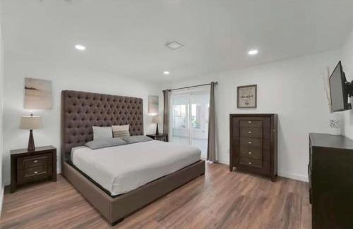 Richardson House | Spacious 3BR Oasis Pool Fire Pit & Family Fun
