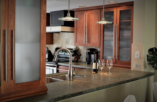 Glenvar Heights House | Spacious 3br Townhouse In A Quiet Gated Community With Pool, Hot Tub