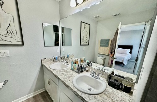 St. Cloud House | Spacious 3BR Townhouse near Disney & Attractions