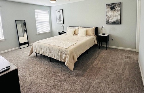 St. Cloud House | Spacious 3BR Townhouse near Disney & Attractions