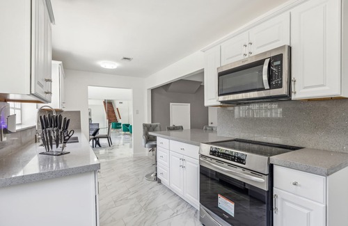 Palmetto Estates House | Spacious 3BR Villa in Miami with Fenced Backyard