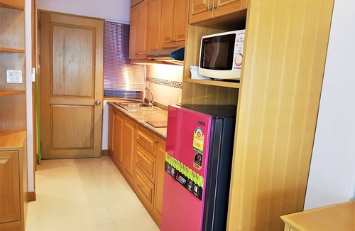 Na Kluea Apartment | Spacious 3rd floor studio at Baan Suan Lalana