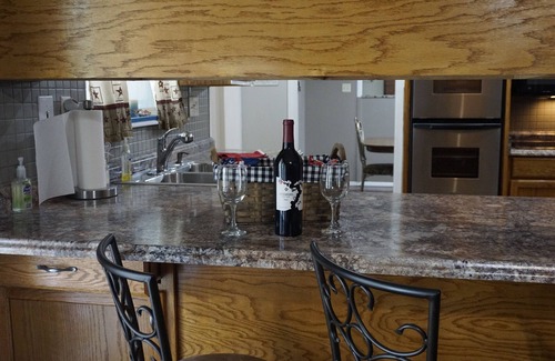 Kingston House | Spacious 4 Bd, 3 Ba ,Billard and Poker tables, Skee ball,Hot Tub & More!