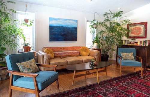 Elora House | Spacious 4 Bdrm Riverfront Home in the Heart of Elora: 8 min walk to the Mill!